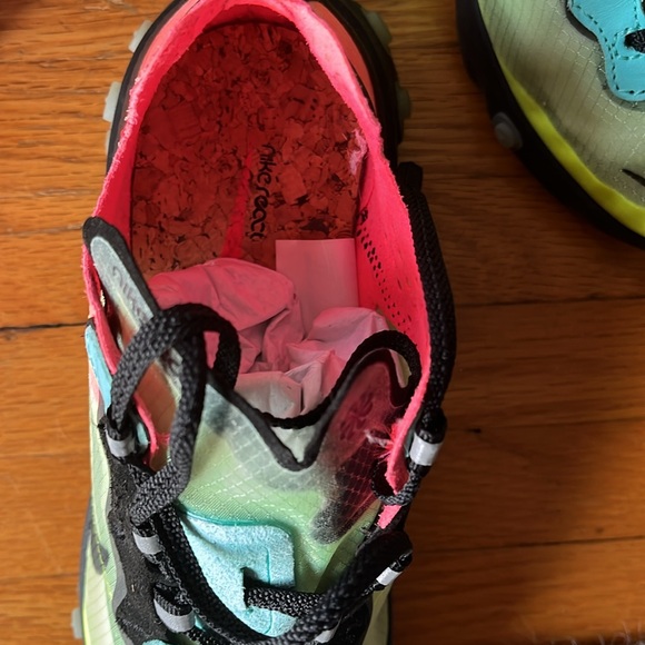 Nike React Element 87 Shoes - Picture 5 of 6